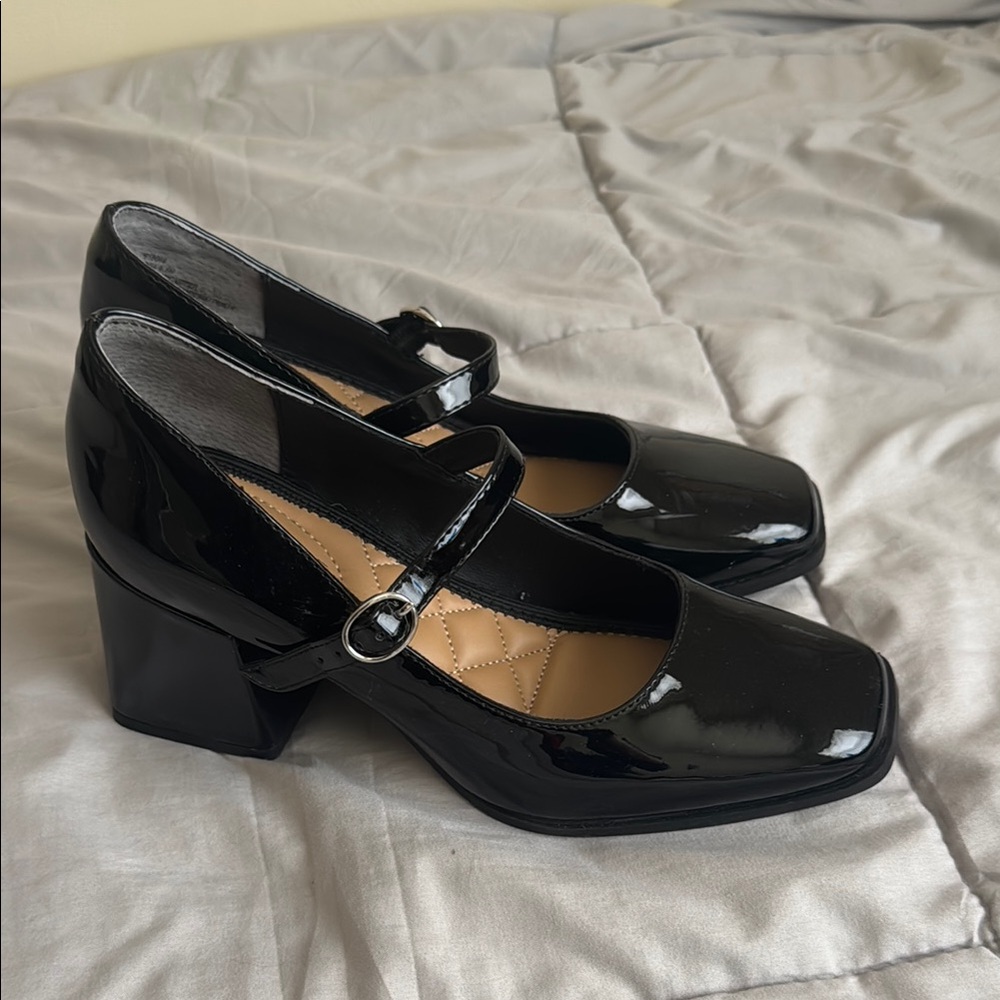Black Patent Leather Mary Jane Shoes